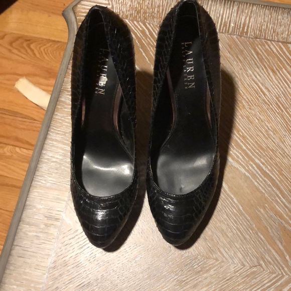 Ralph Lauren Black Snakeskin high heels Size 8 1/2 - Picture 5 of 6